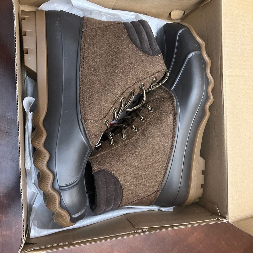Mens Sperry boots